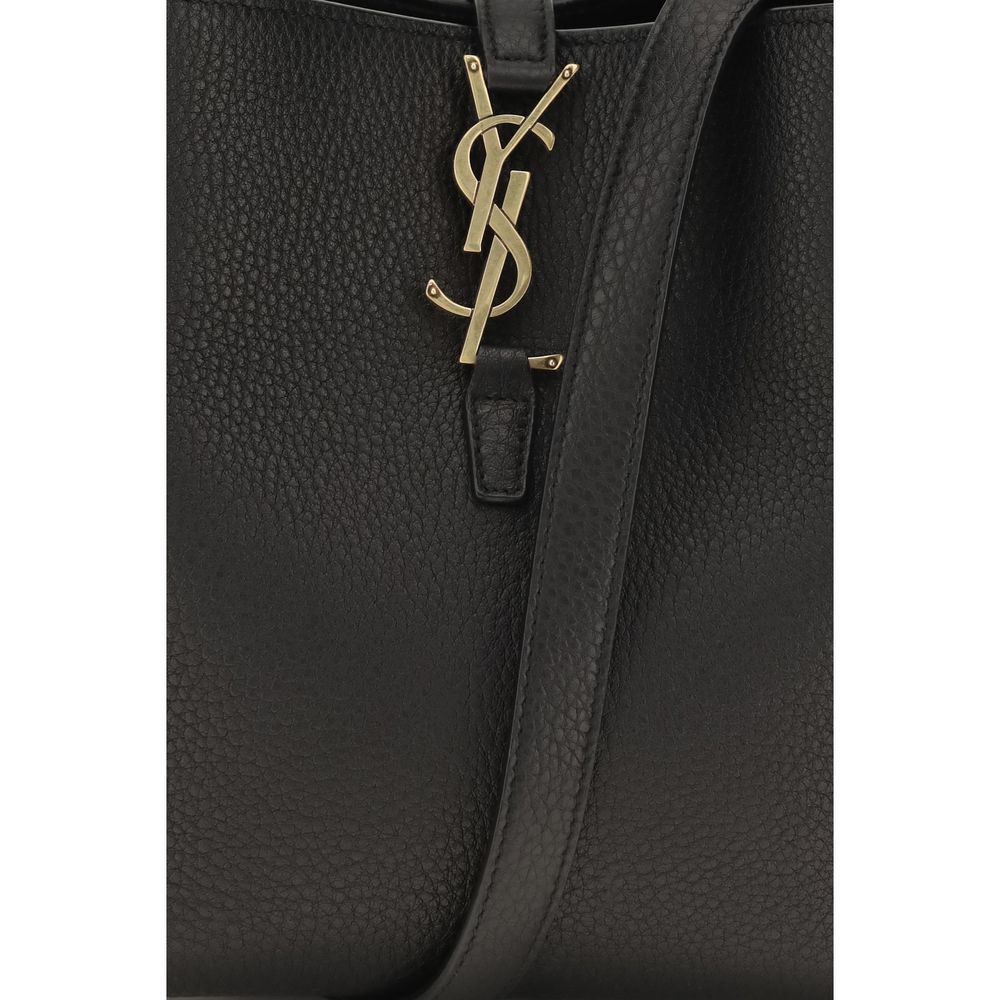Grained Leather Le 37 Bucket Bag
