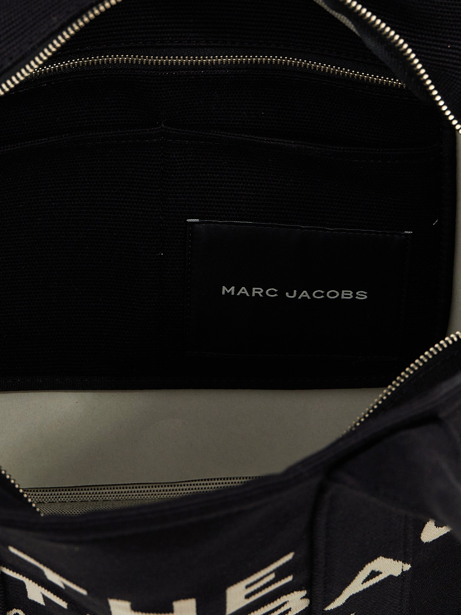 "Traveler Tote in Cotton and Polyester   White/Black"