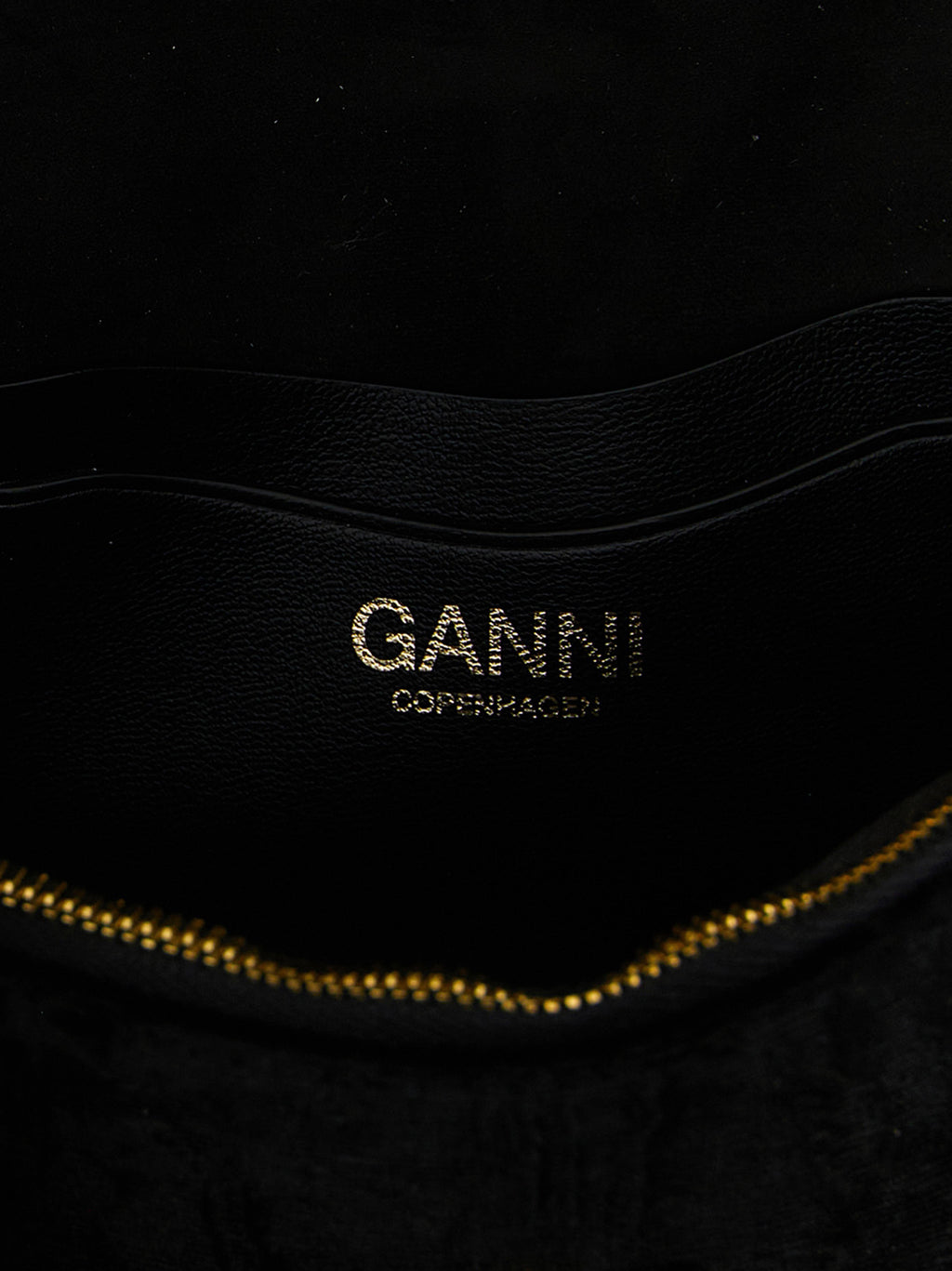 Lulu Velvet Wallet on Chain