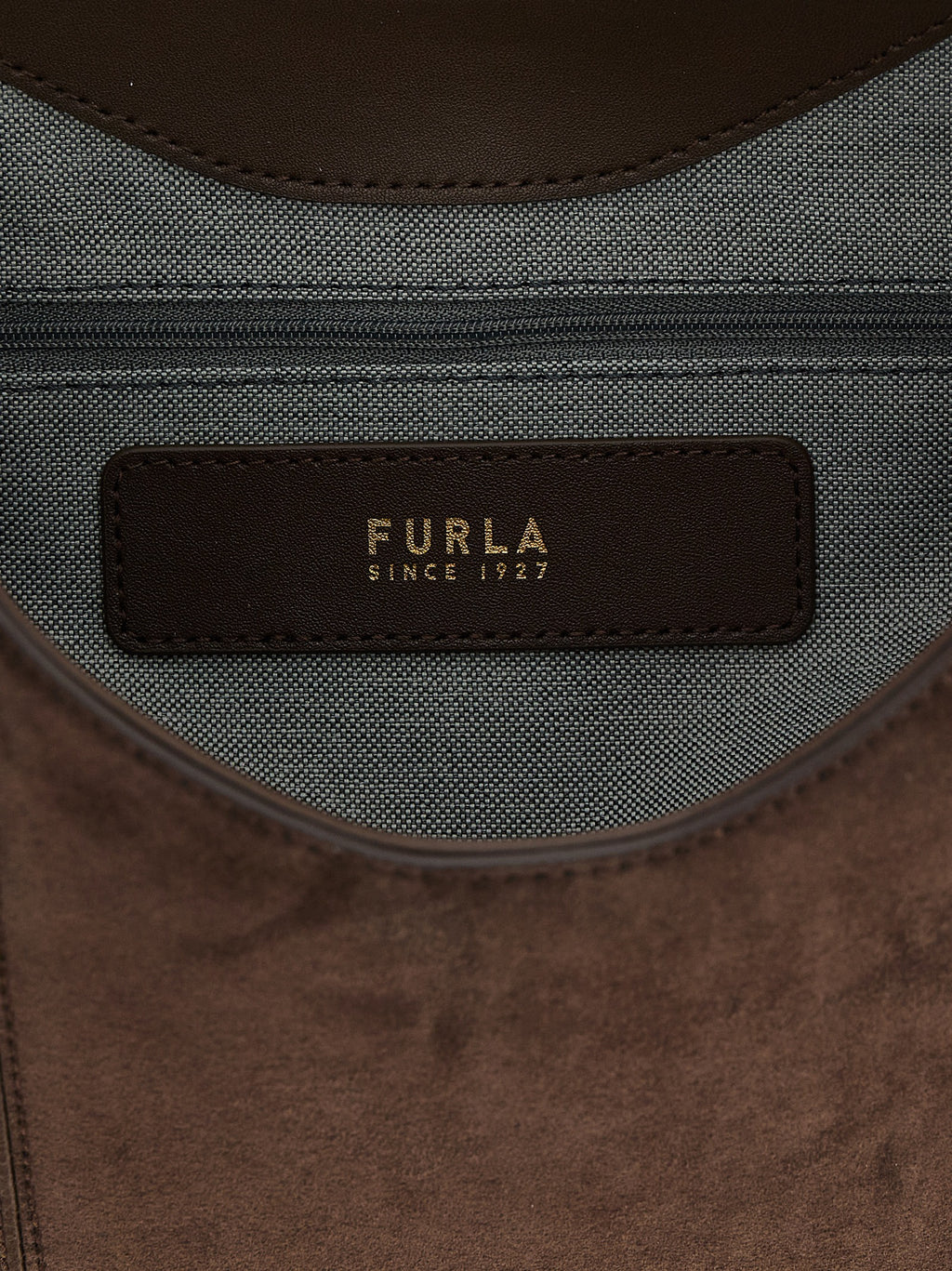 Calfskin Goccia M Shoulder Bag