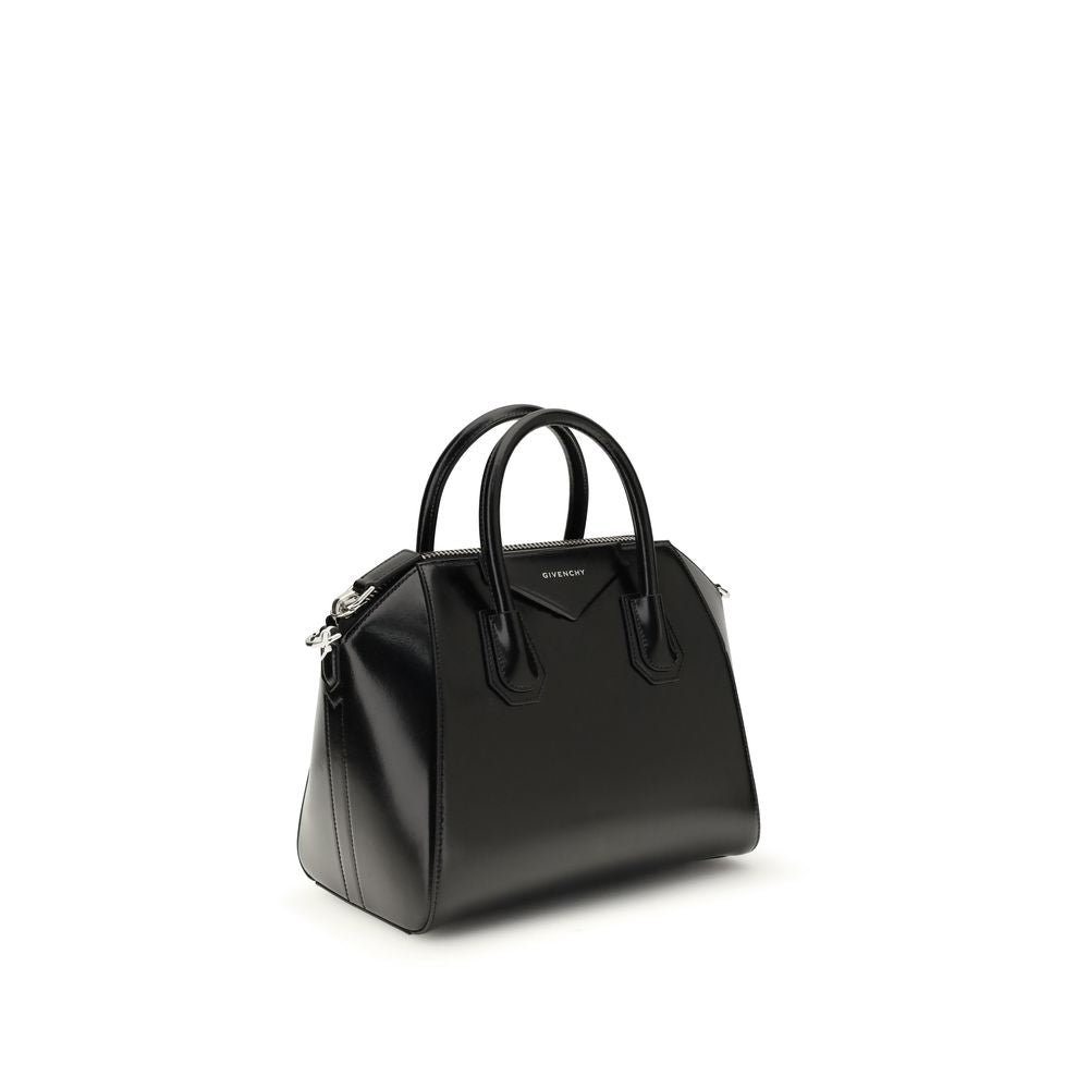 Small Box Calfskin Antigona Handbag